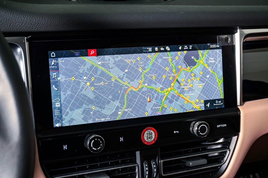 Certified 2025 Porsche Macan image 20