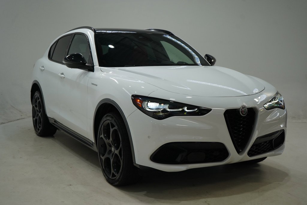 Used 2024 Alfa Romeo Stelvio Veloce AWD/4WD image 1