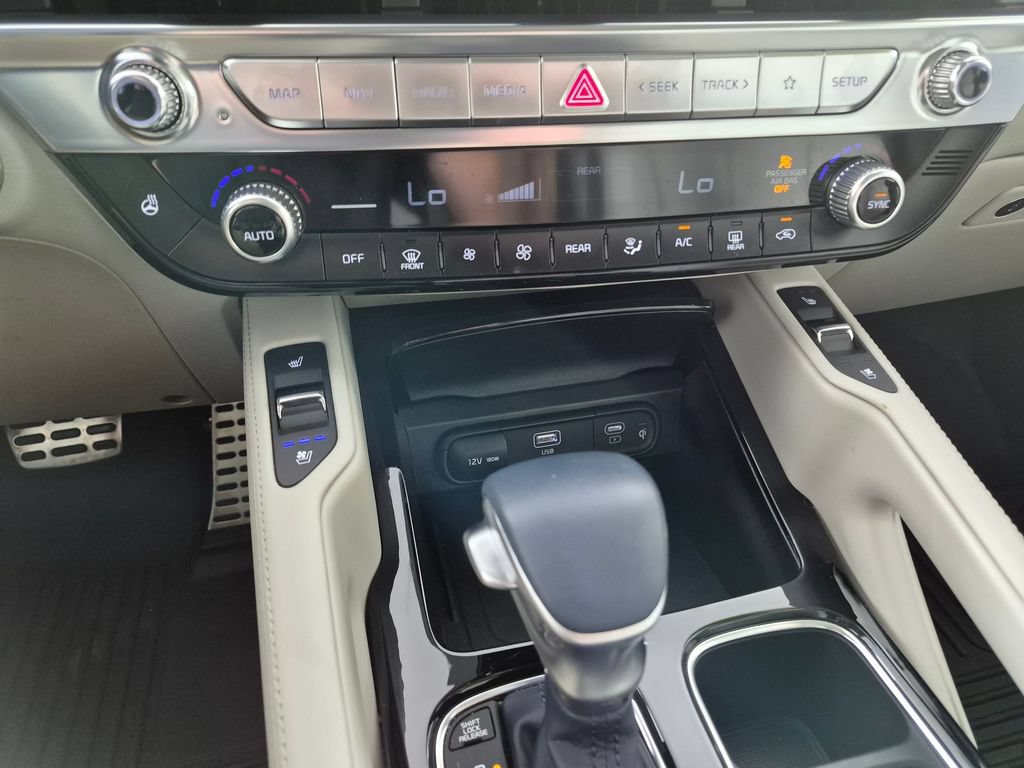 Used 2025 Kia Telluride SX w/ SX Captain's Chair Package AWD/4WD image 21