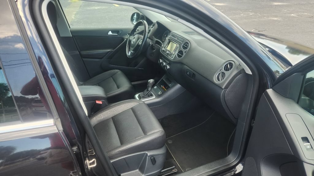 Used 2014 Volkswagen Tiguan SEL FWD image 18