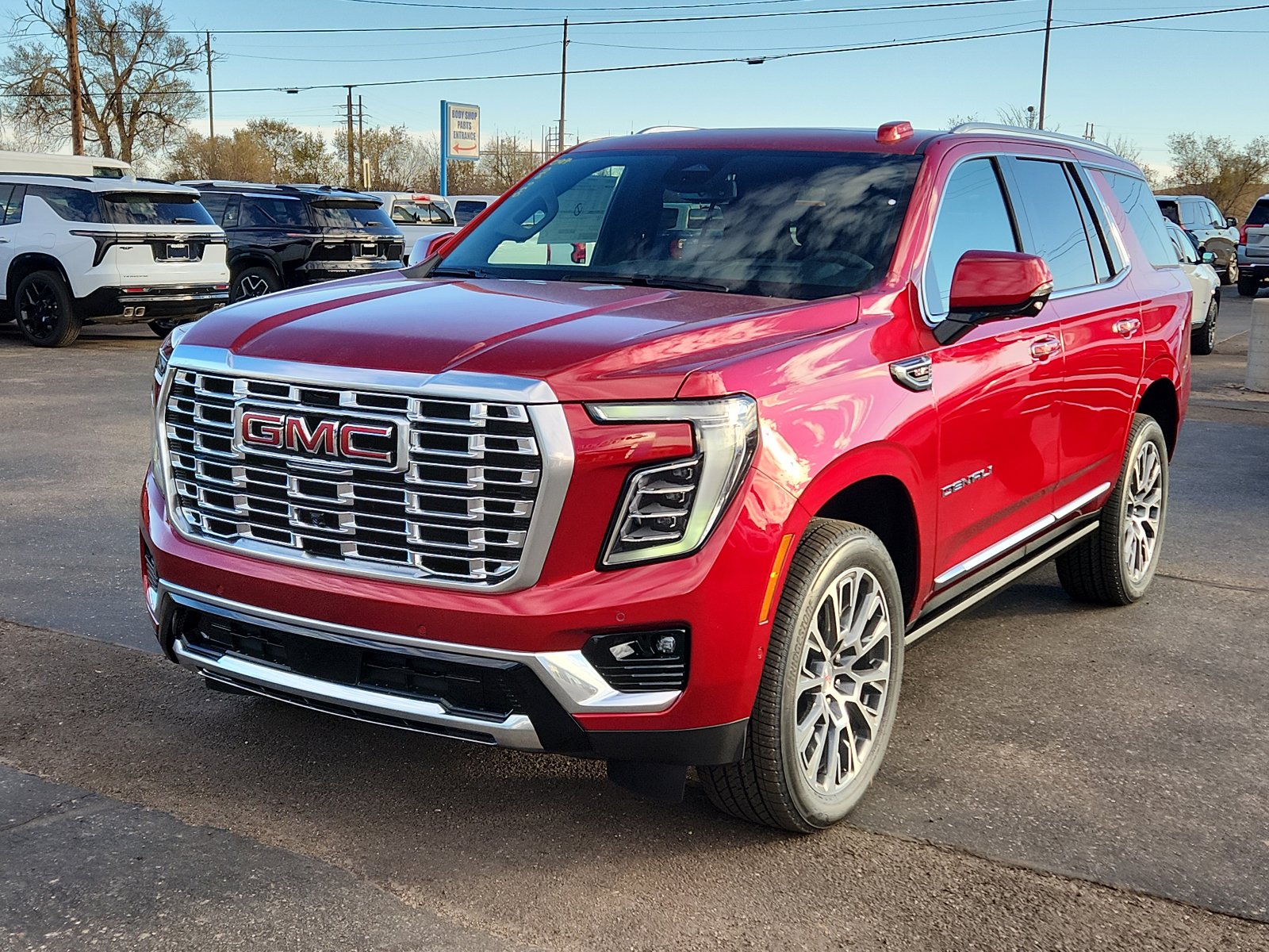 New 2026 GMC Yukon Denali w/ Sun & Power Step Package