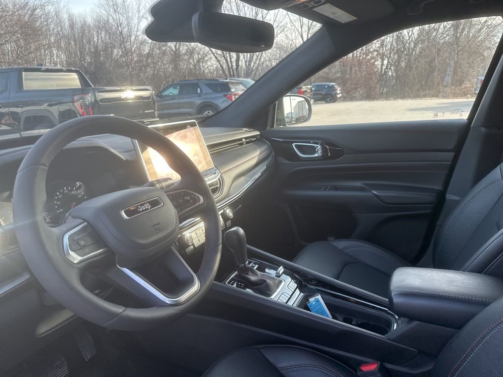 Used 2024 Jeep Compass Trailhawk w/ Trailhawk Convenience Group image 17