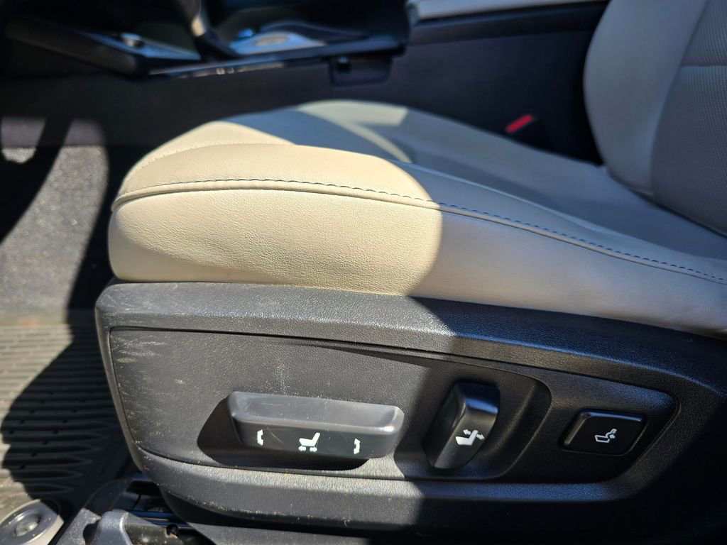 Used 2016 Lexus ES 300h image 23