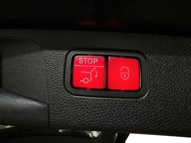 Used 2017 Mercedes-Benz E 400 4MATIC Wagon image 68