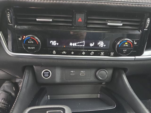 Used 2023 Nissan Rogue SL image 36