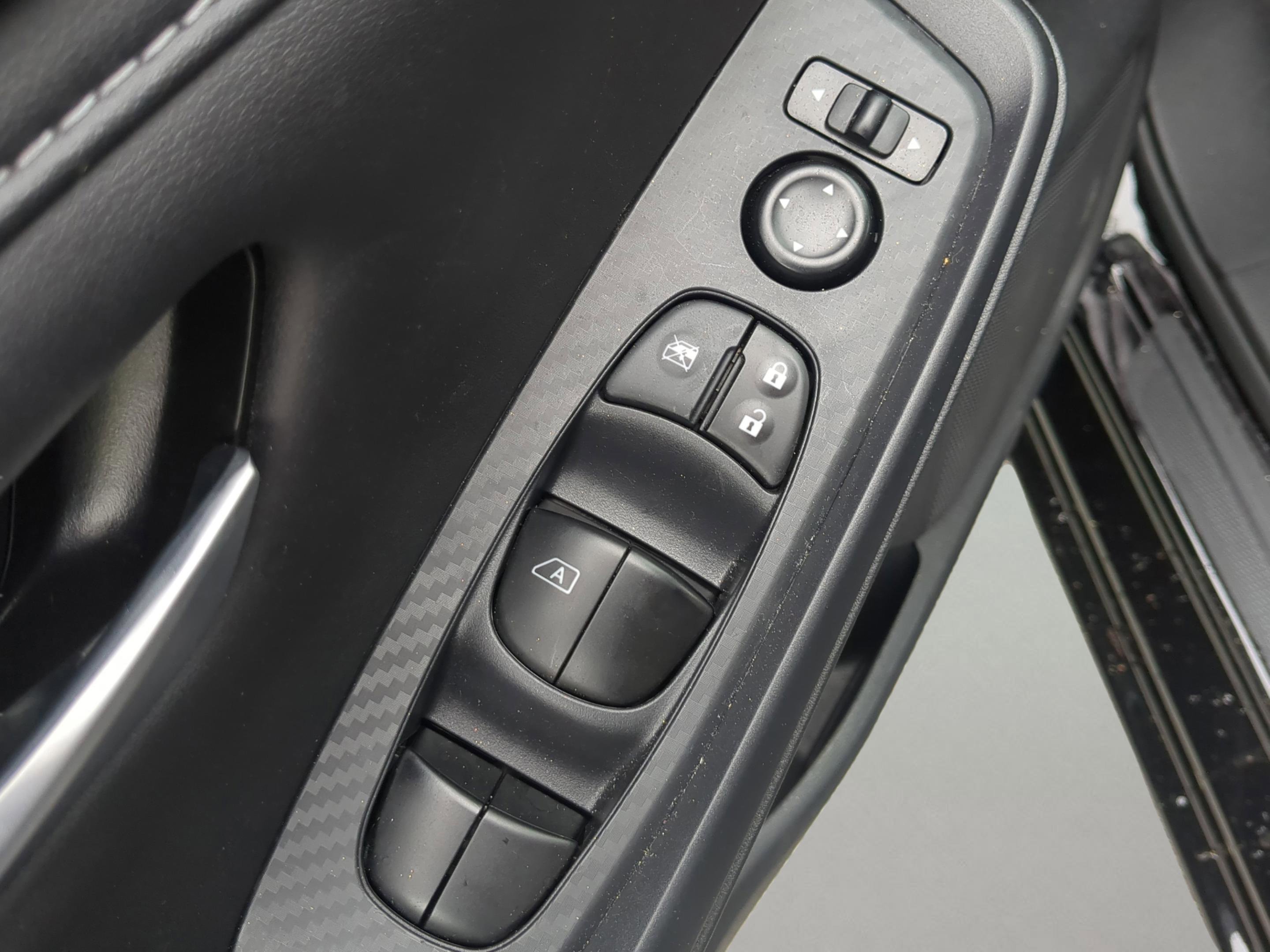 Used 2025 Nissan Sentra SV image 19