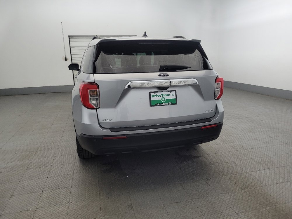 Used 2022 Ford Explorer XLT image 6