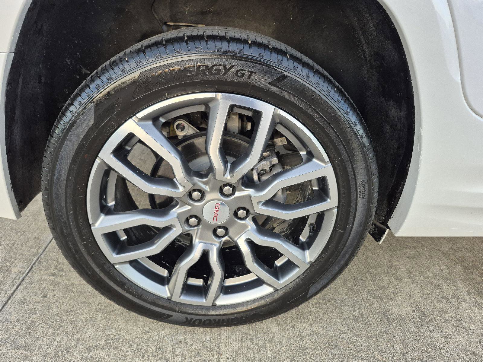 Used 2024 GMC Terrain Denali w/ Denali Premium Package image 25