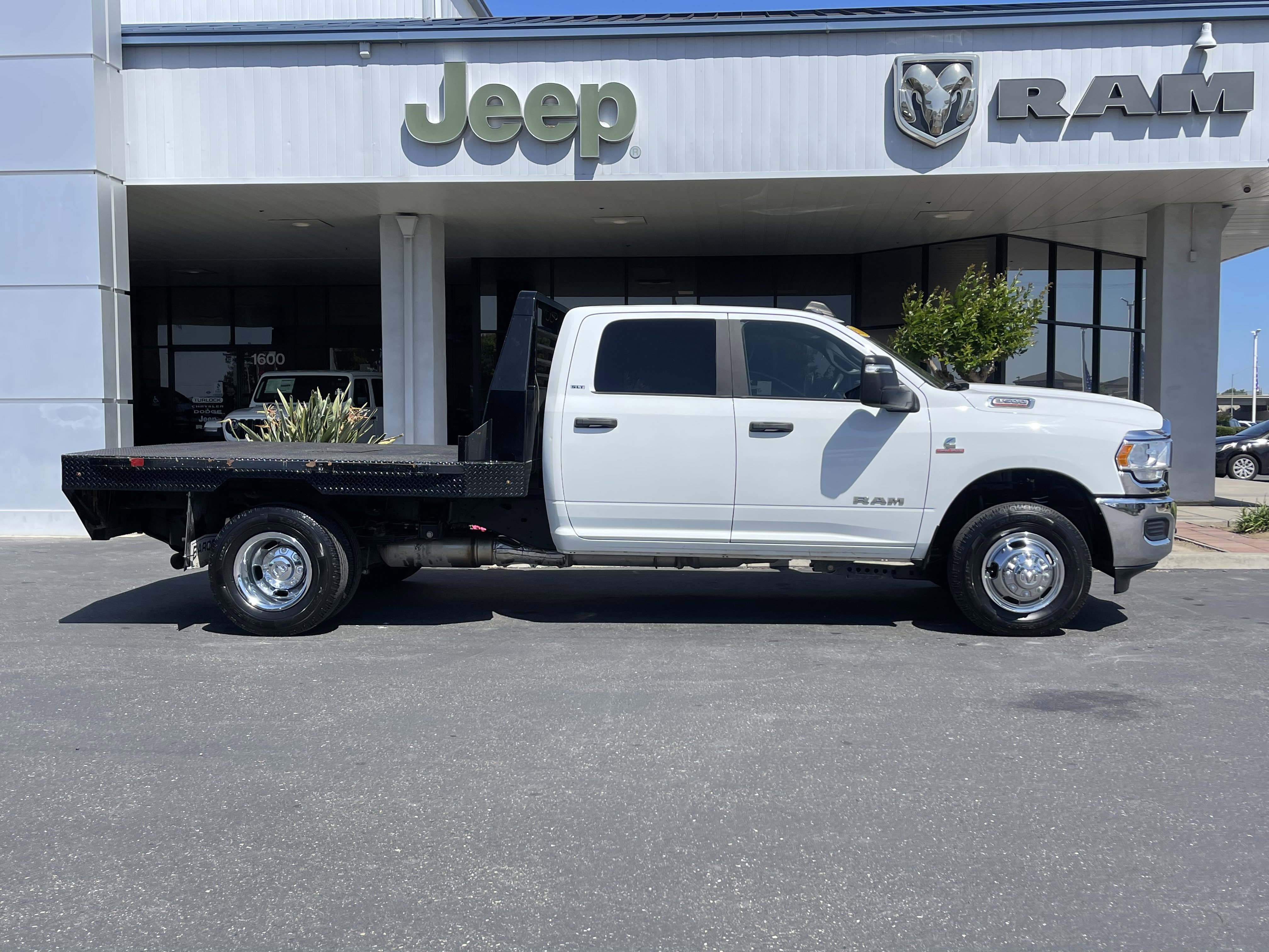 Used 2024 RAM 3500 SLT w/ Quick Order Package 2YG SLT AWD/4WD image 6