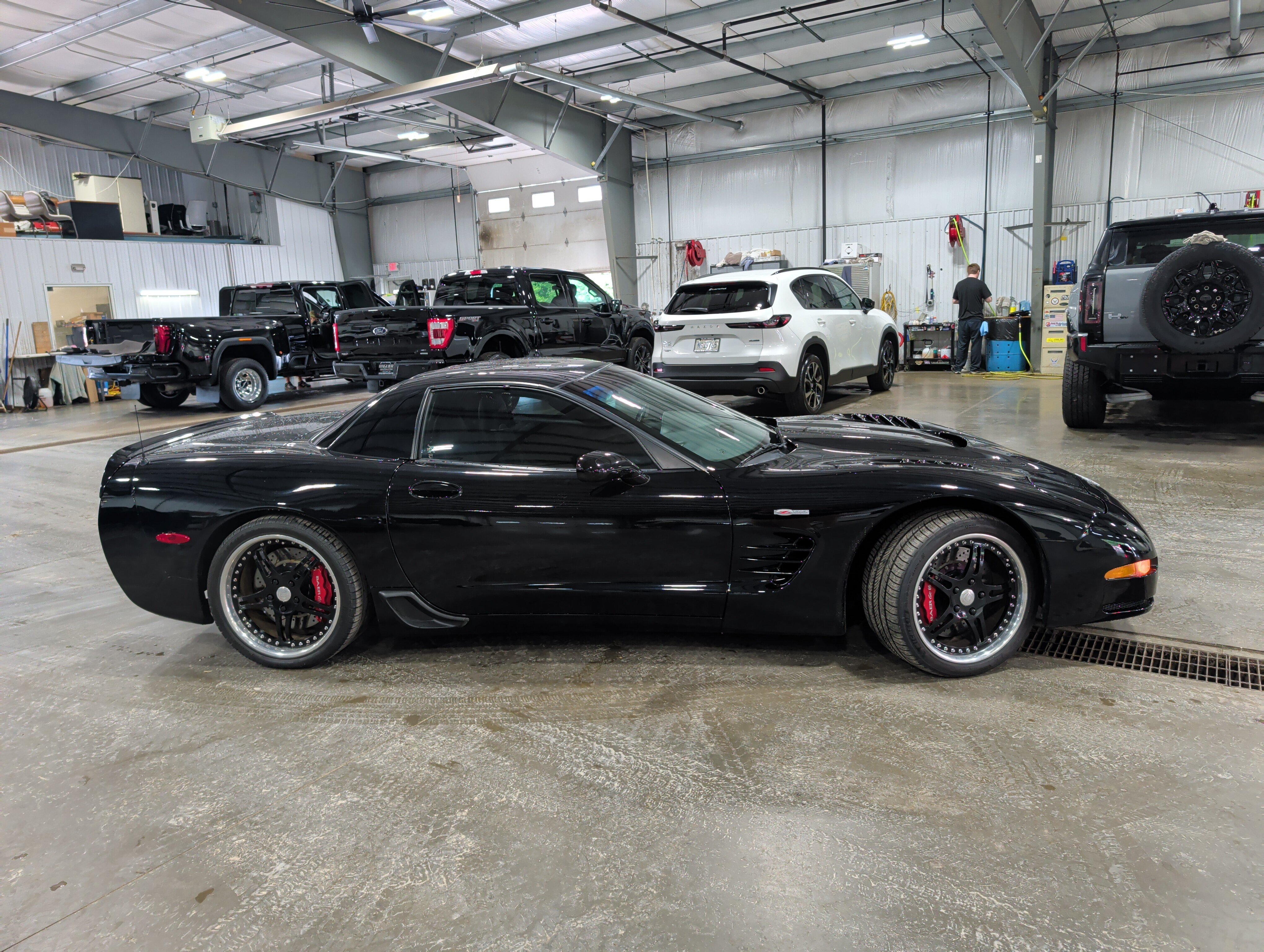 Used 2003 Chevrolet Corvette Z06 w/ Memory Package, 3 Drivers RWD image 2