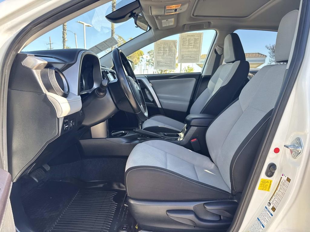 Used 2018 Toyota RAV4 XLE w/ Convenience Package image 20