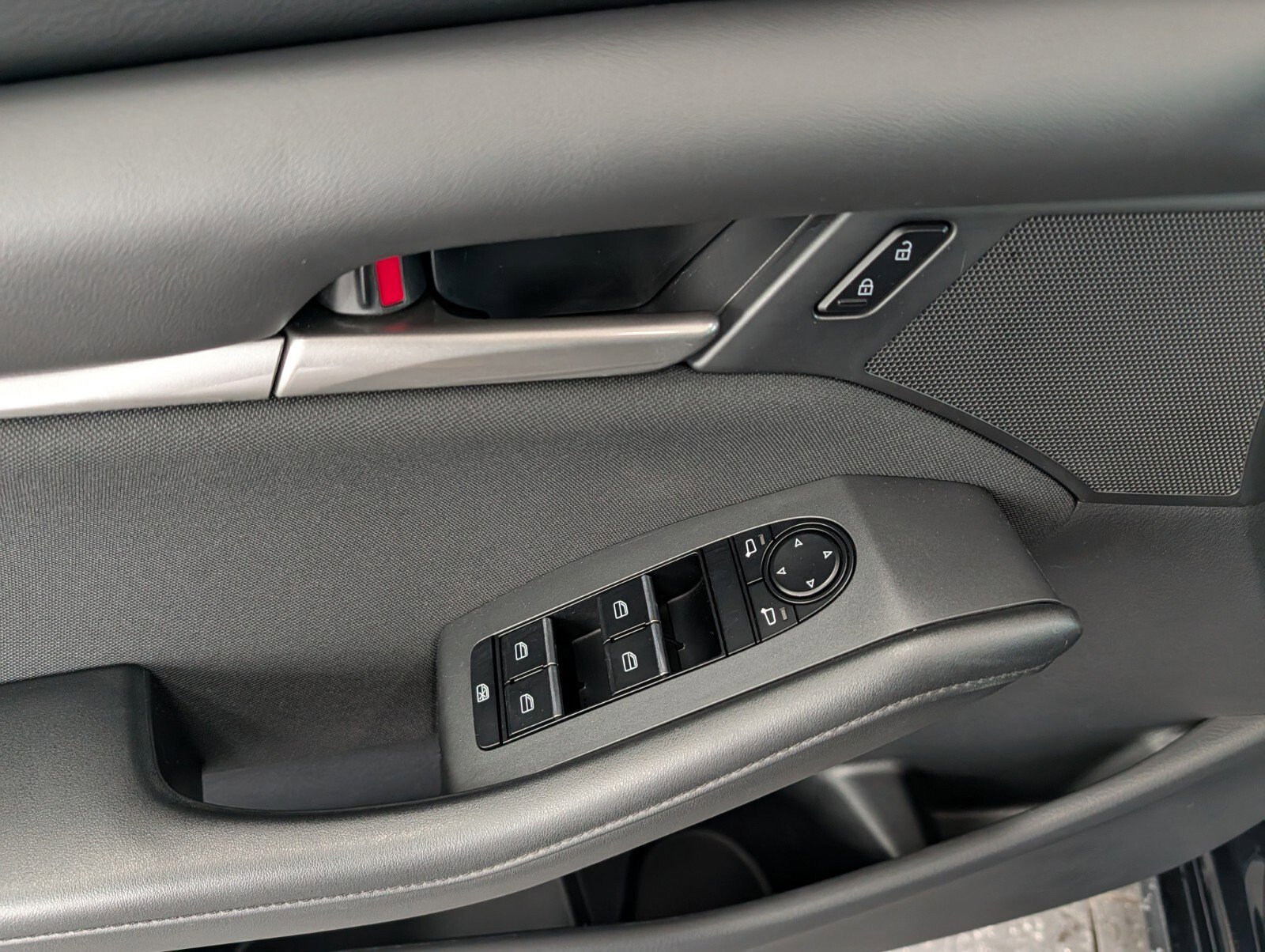 Certified 2020 MAZDA MAZDA3 Sedan image 11