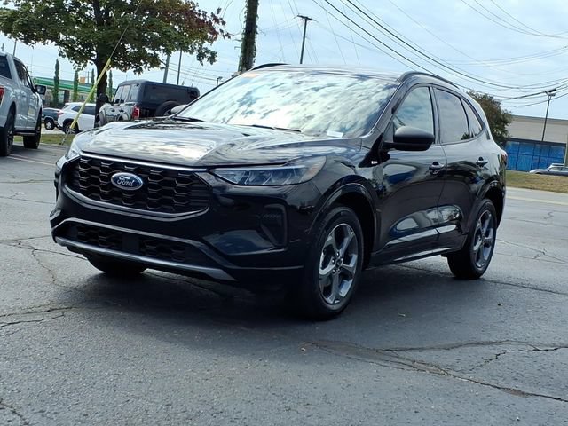Used 2024 Ford Escape ST-Line w/ Tech Pack #1 AWD/4WD image 3