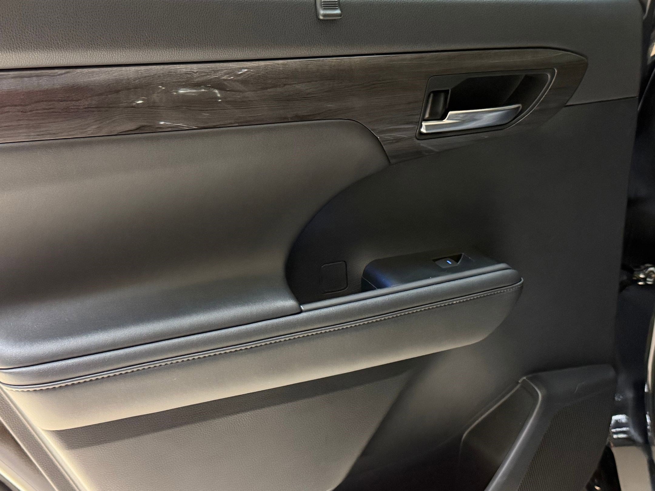 Used 2021 Toyota Highlander Platinum image 39