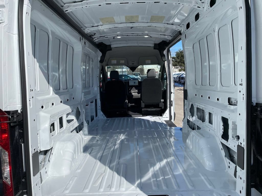 New 2026 Ford Transit 250 148 Medium Roof RWD image 19