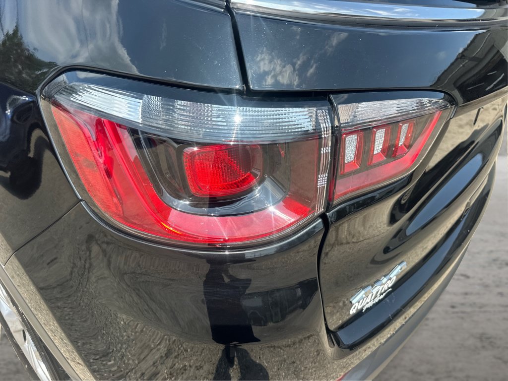 Used 2025 Jeep Compass Latitude AWD/4WD image 21