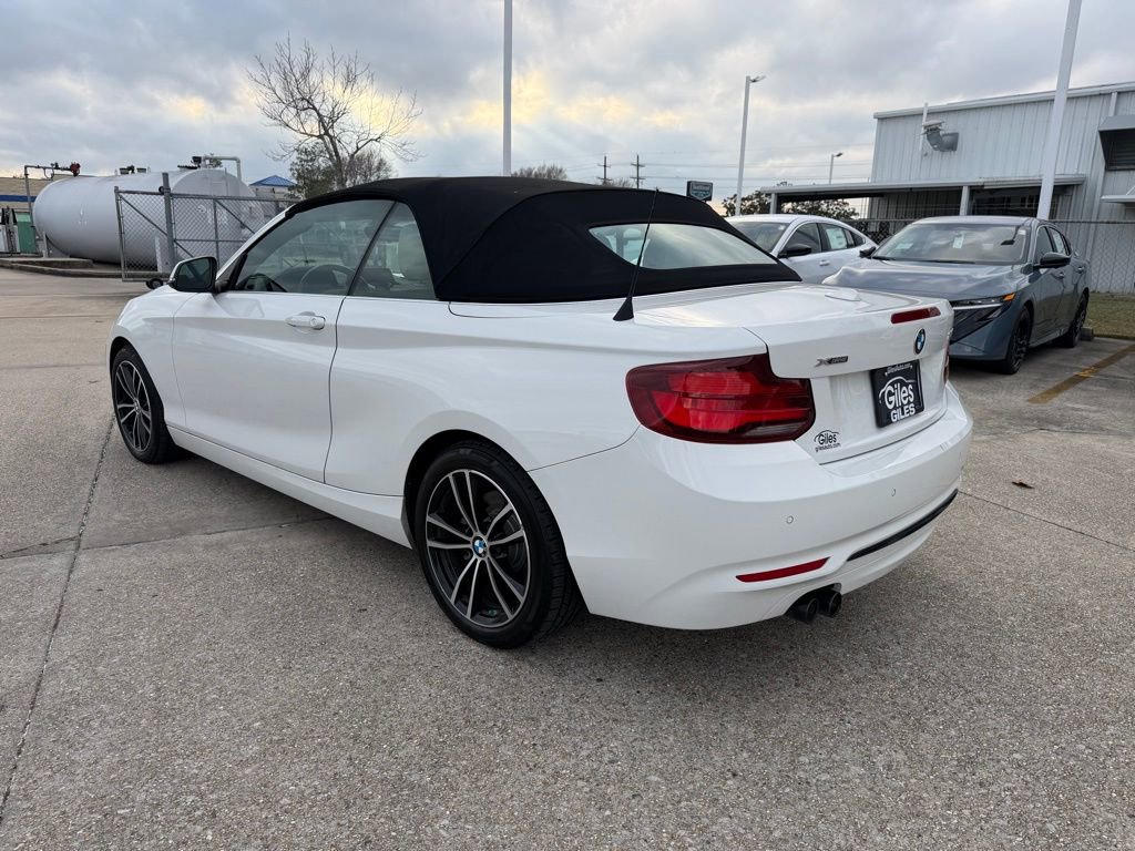 Used 2020 BMW 230i xDrive Convertible image 3