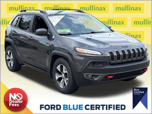 Used 2017 Jeep Cherokee Trailhawk w/ Comfort/Convenience Group AWD/4WD image 1