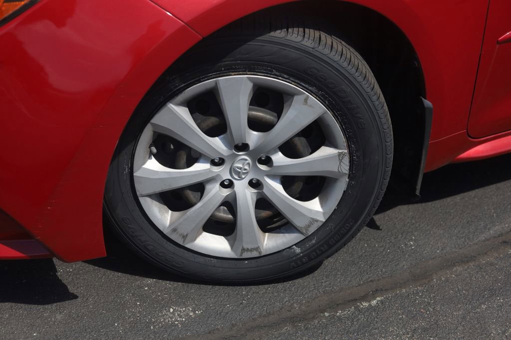 Used 2021 Toyota Corolla LE FWD image 23