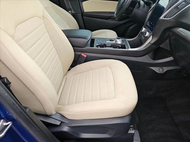 Used 2021 Ford Edge SE image 20