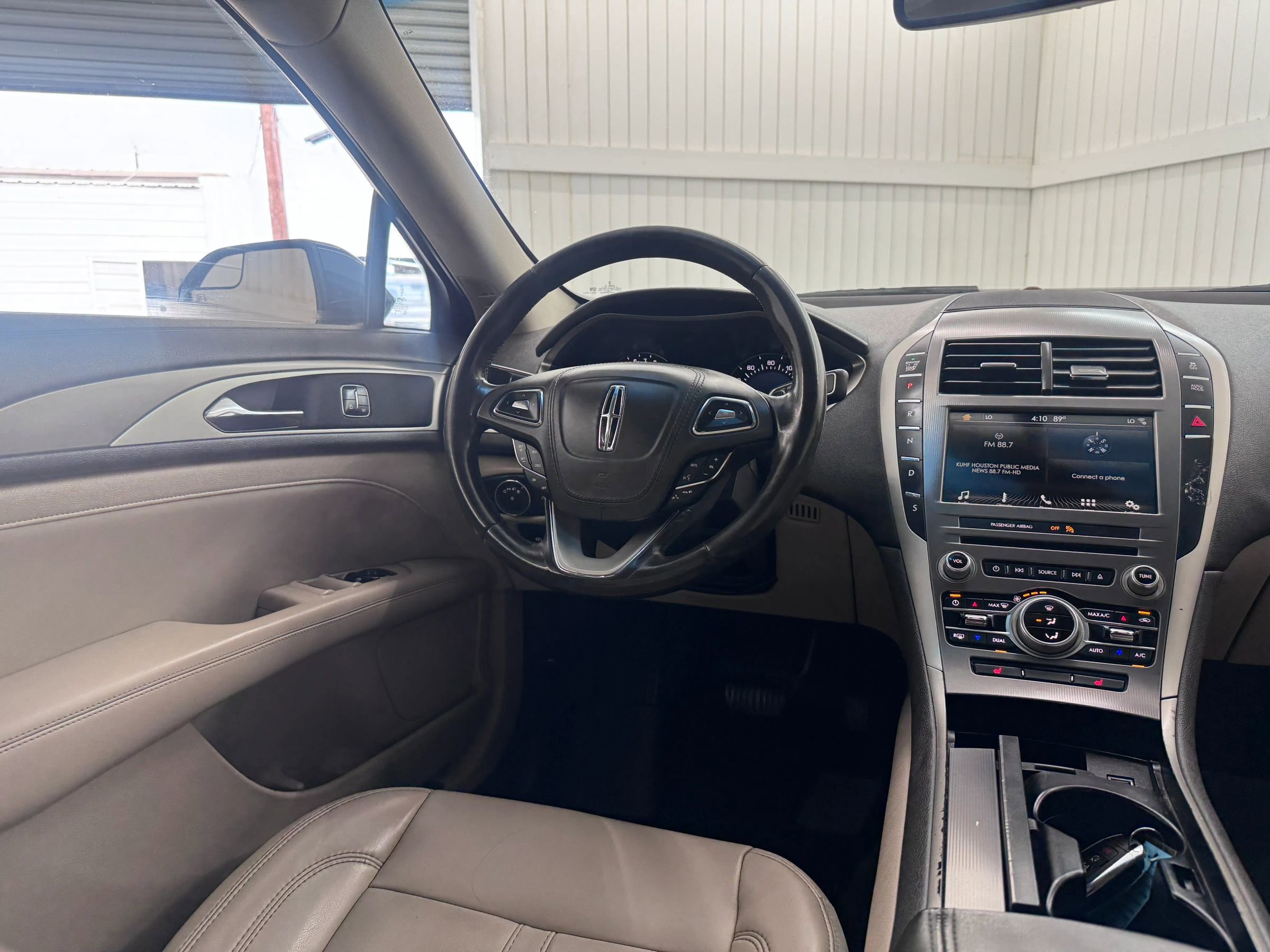 Used 2017 Lincoln MKZ Premiere FWD image 15