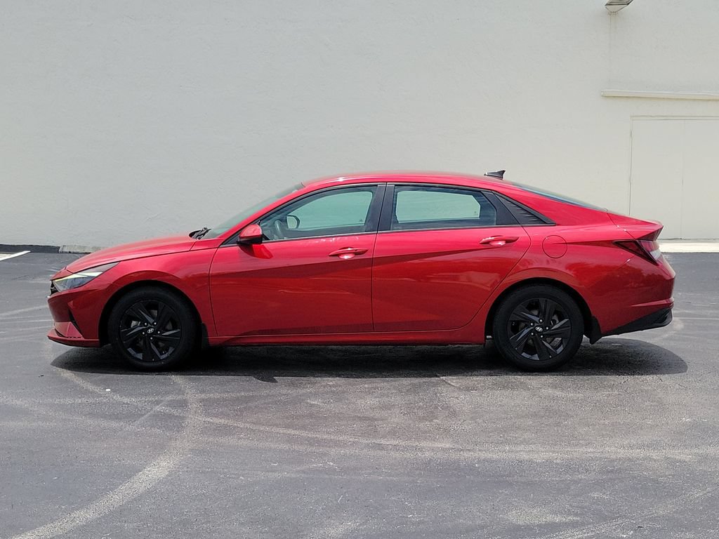 Used 2023 Hyundai Elantra SEL FWD image 9