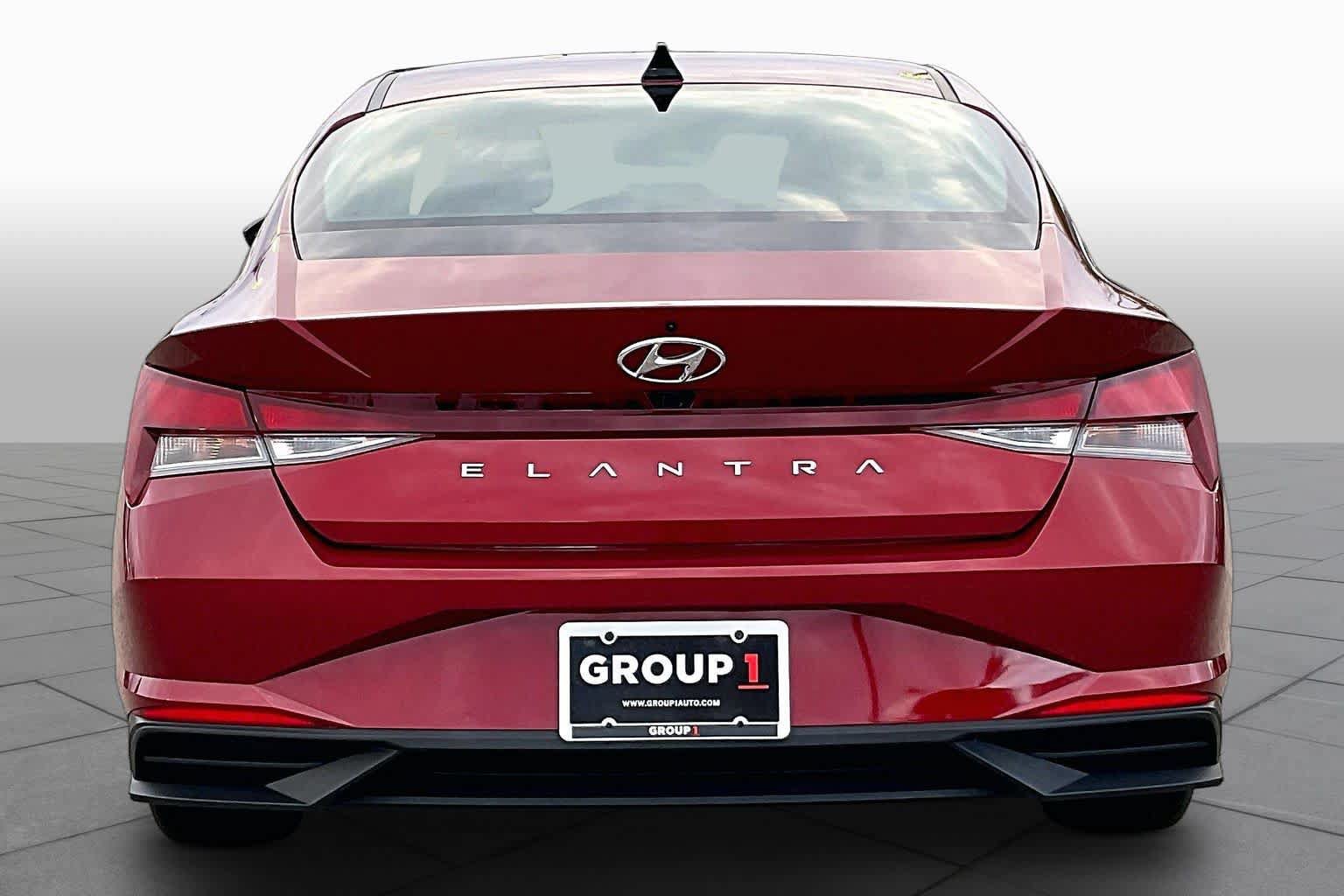 Used 2023 Hyundai Elantra SEL w/ Convenience Package FWD image 5