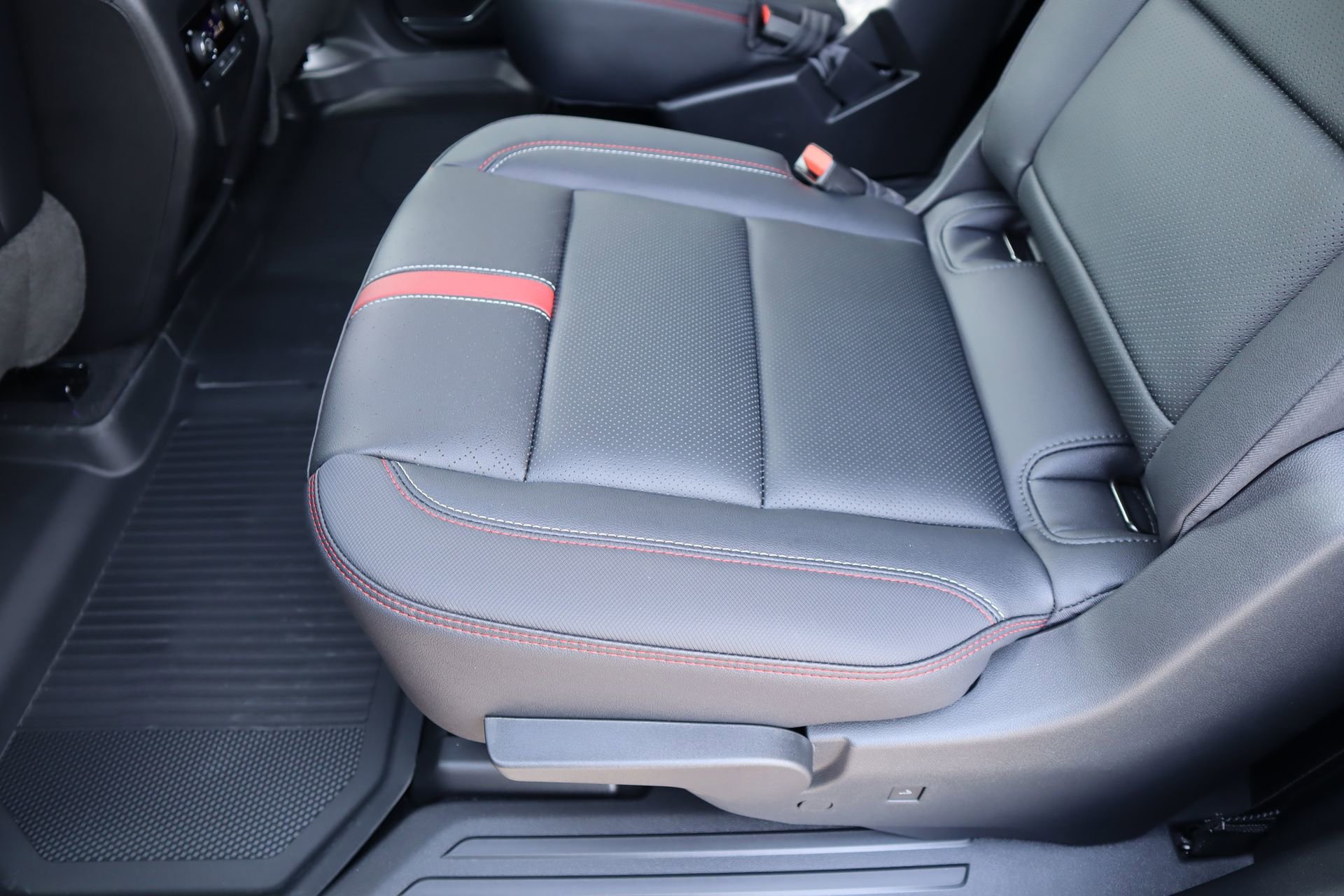 New 2026 Chevrolet Traverse RS image 12