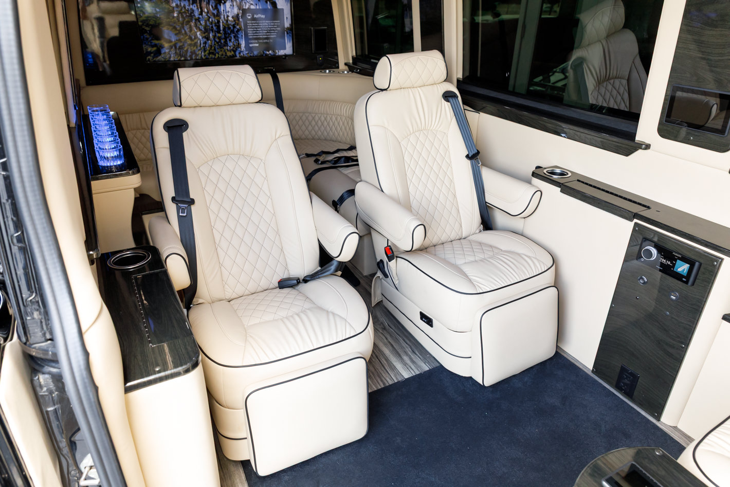 Used 2023 Mercedes-Benz Sprinter 3500 w/ Parking Package image 13