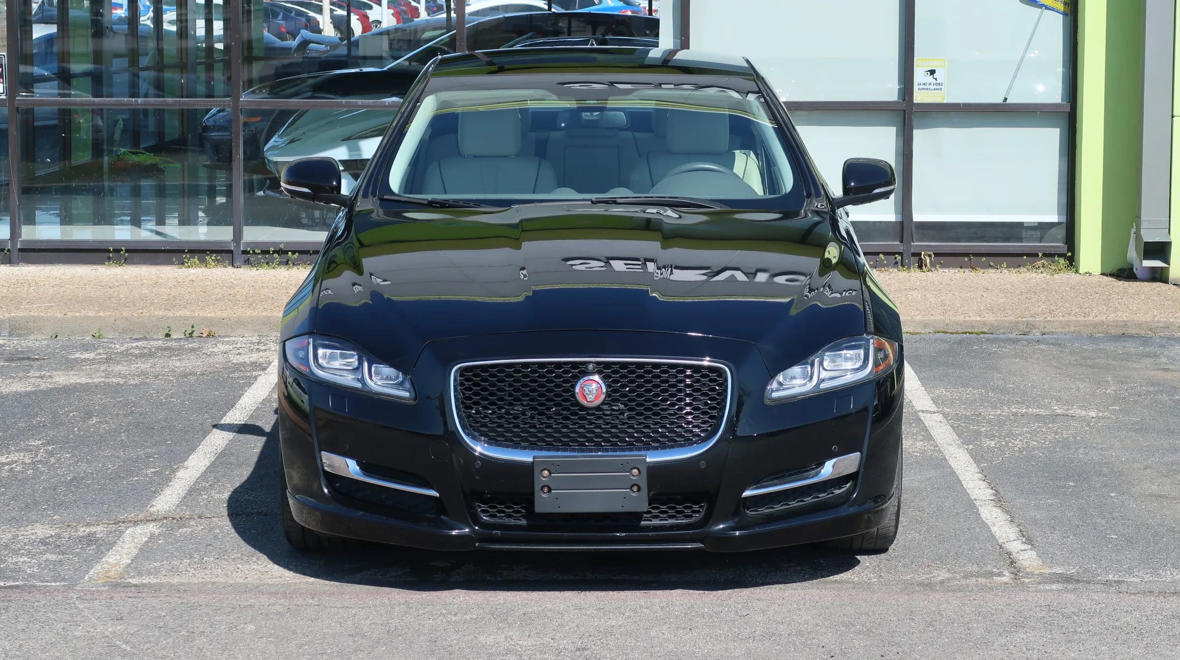 Used 2017 Jaguar XJ R-Sport RWD image 4