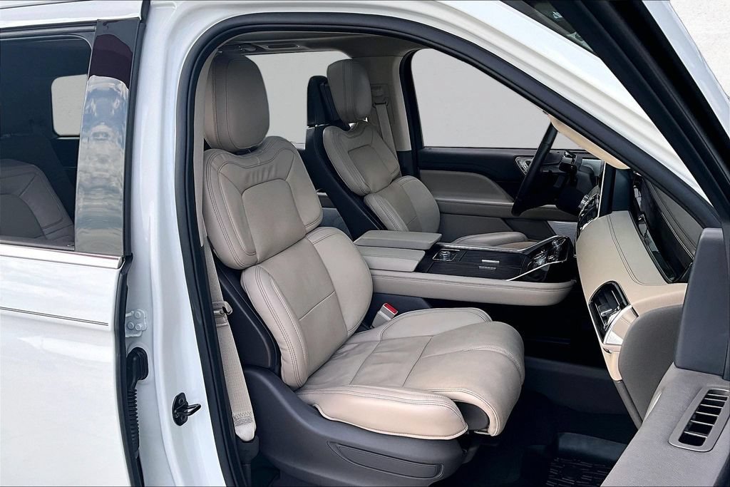 Used 2024 Lincoln Navigator Reserve AWD/4WD image 31