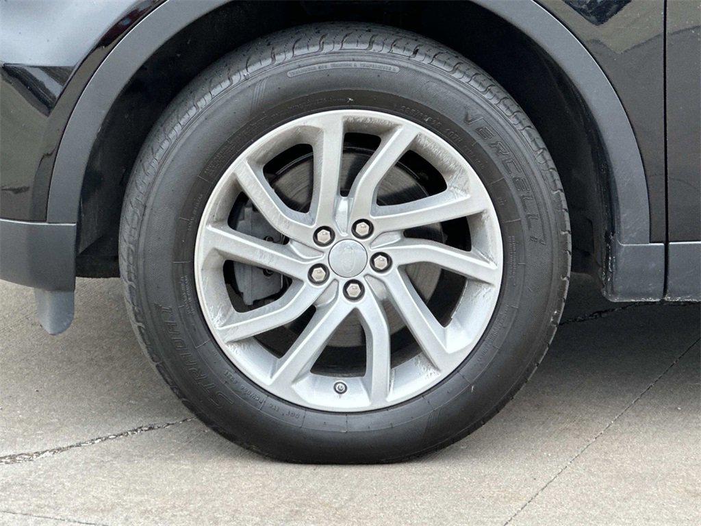 Used 2019 Land Rover Discovery Sport HSE image 25