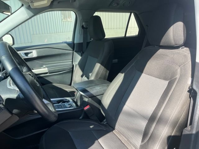Used 2022 Ford Explorer XLT w/ Class IV Trailer Tow Package AWD/4WD image 12