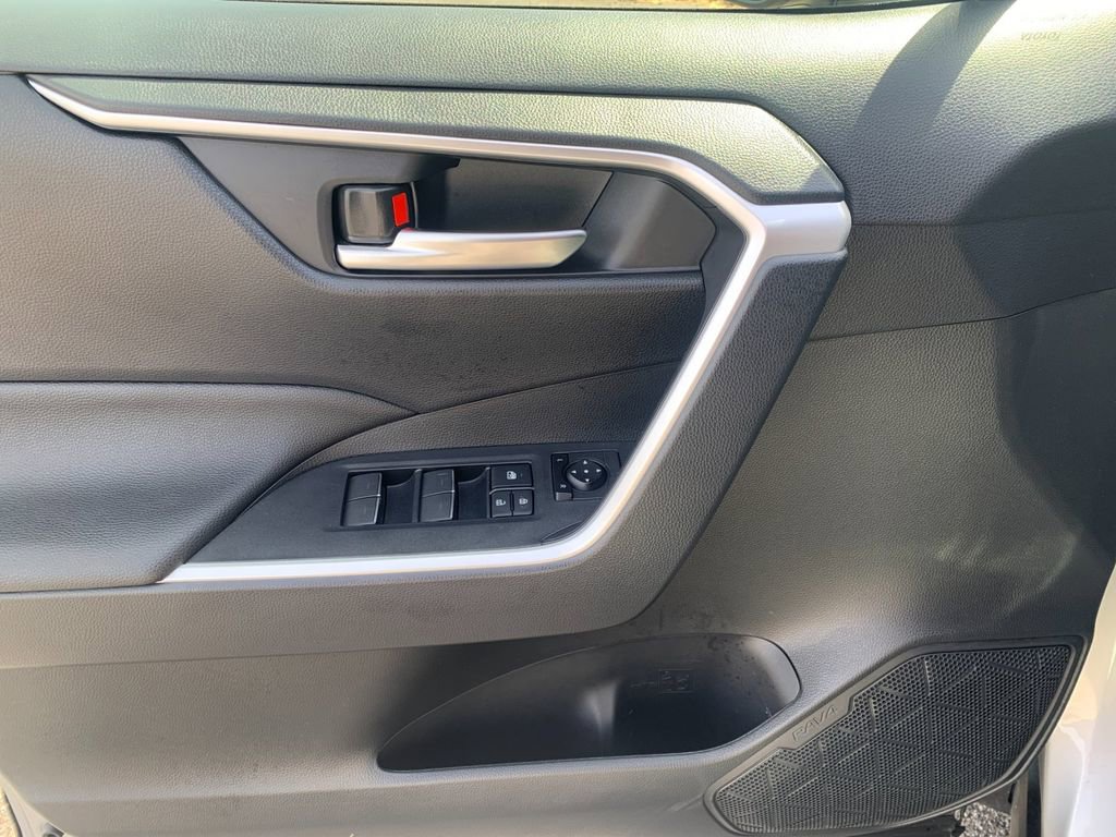 Used 2025 Toyota RAV4 XLE w/ Convenience Package image 12