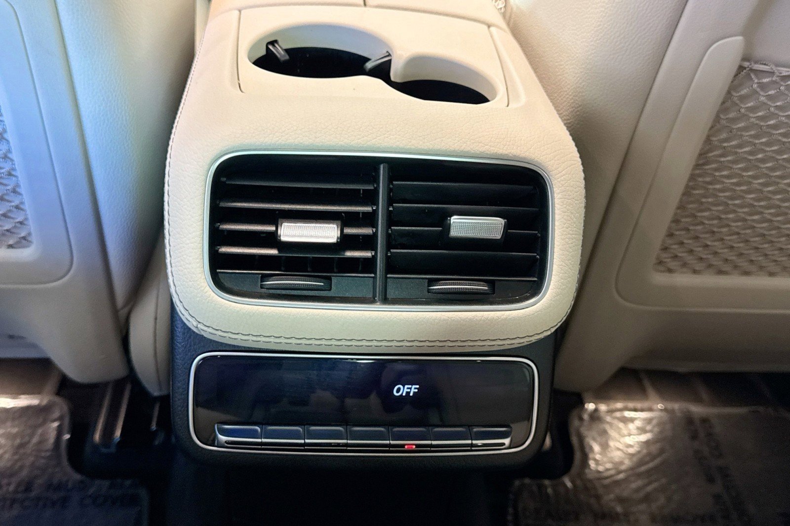 Used 2025 Mercedes-Benz GLS 450 4MATIC image 24