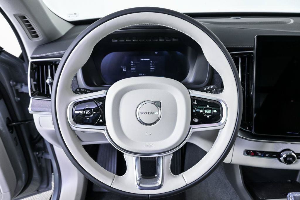 Used 2026 Volvo XC90 B6 Ultra w/ Protection Package AWD/4WD image 9