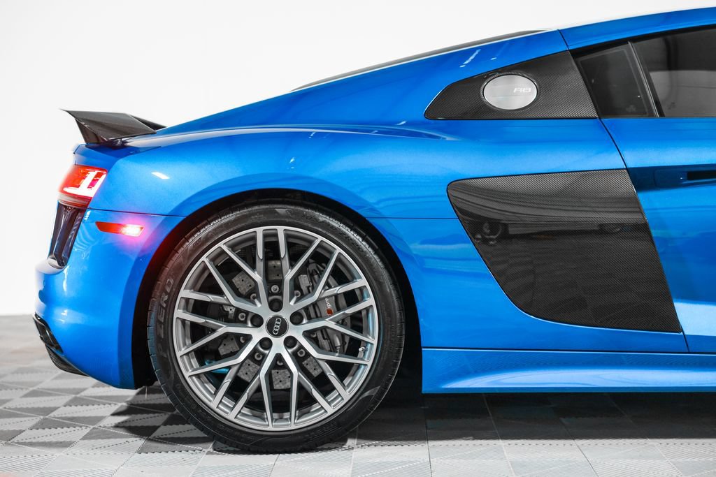 Used 2017 Audi R8 V10 plus AWD/4WD image 2
