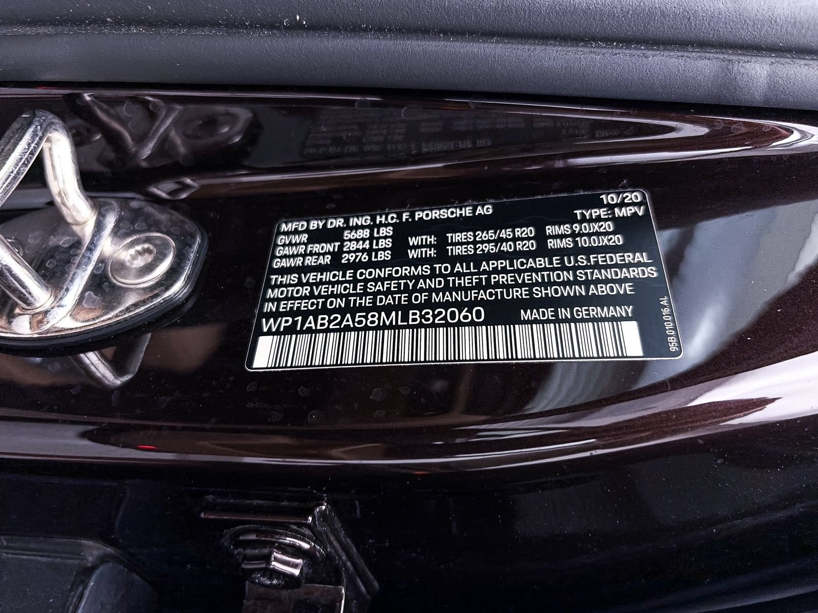 Used 2021 Porsche Macan S w/ Premium Package Plus AWD/4WD image 43