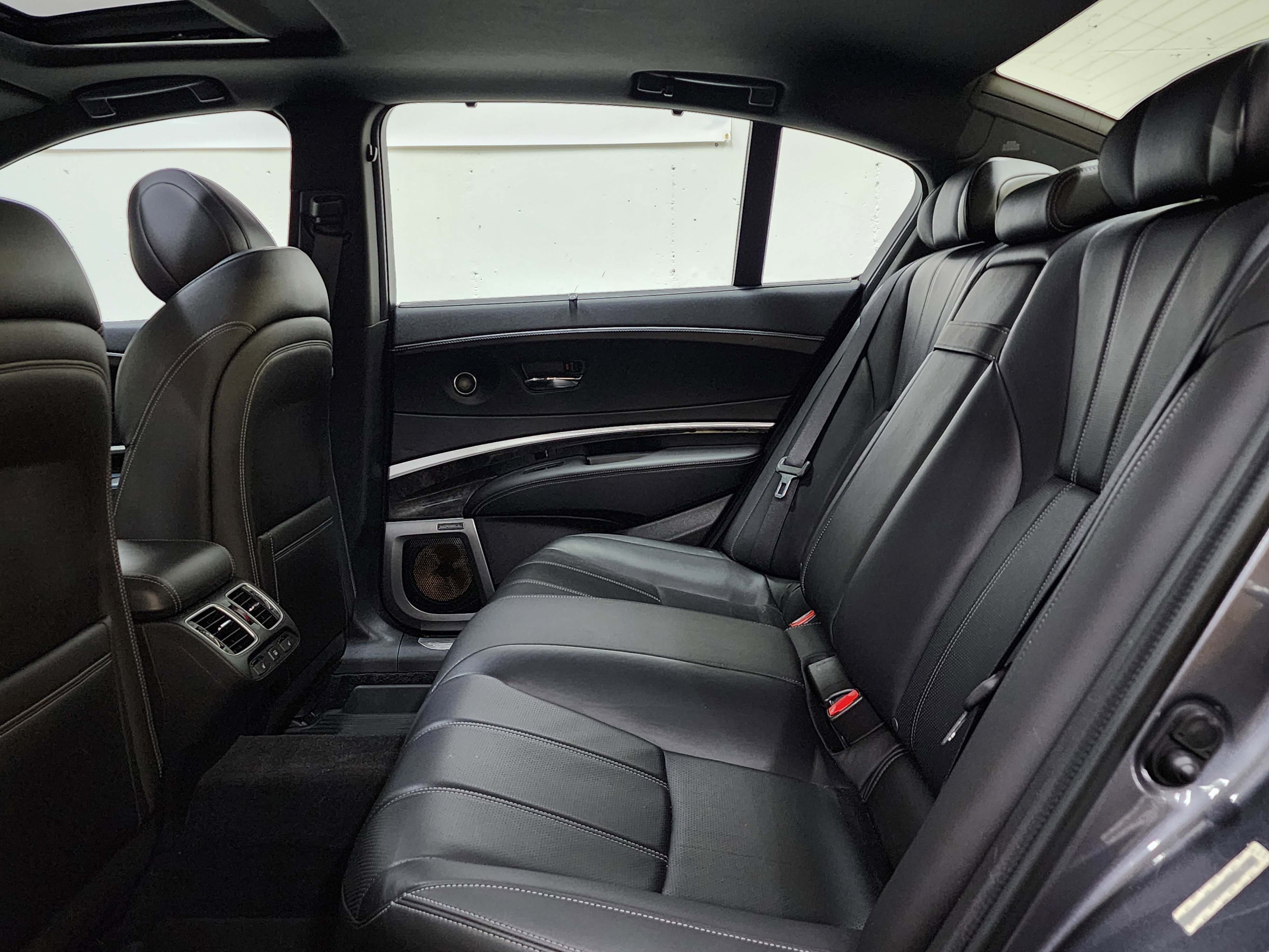 Used 2020 Acura RLX Sport Hybrid w/ Advance Pkg image 16