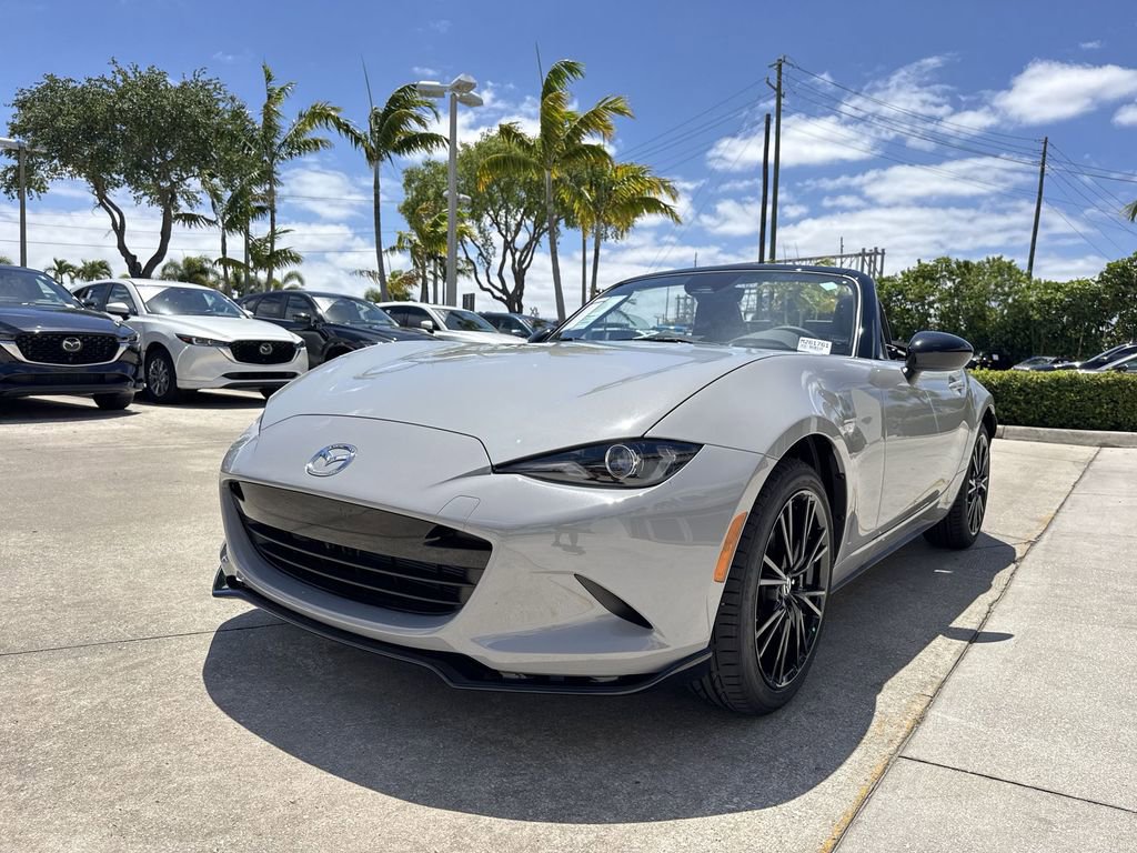 New 2026 MAZDA MX-5 Miata Club w/ Interior Package RWD image 31