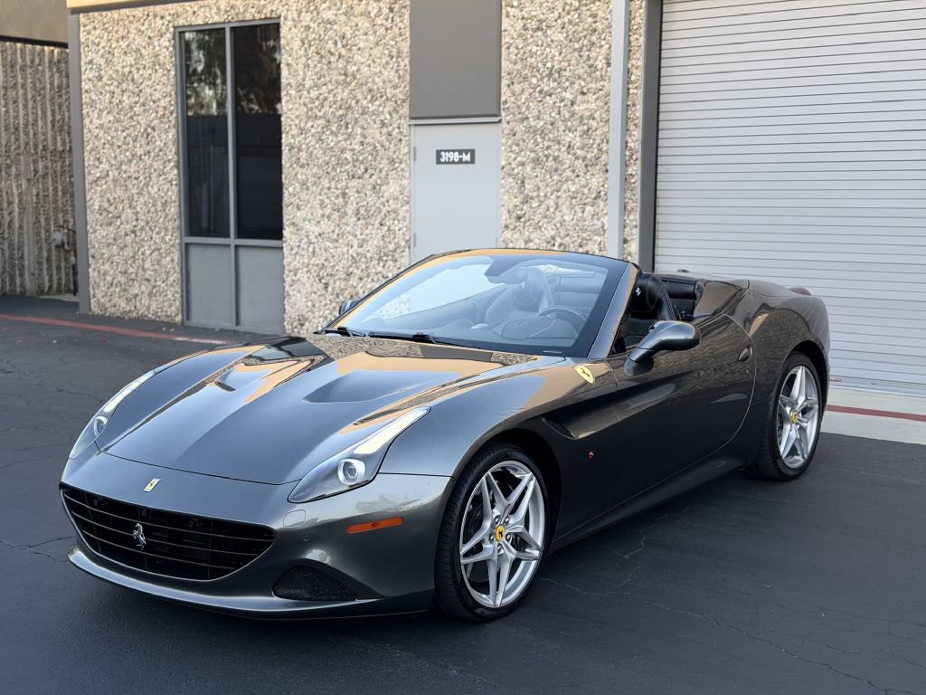 Used 2016 Ferrari California T RWD image 13