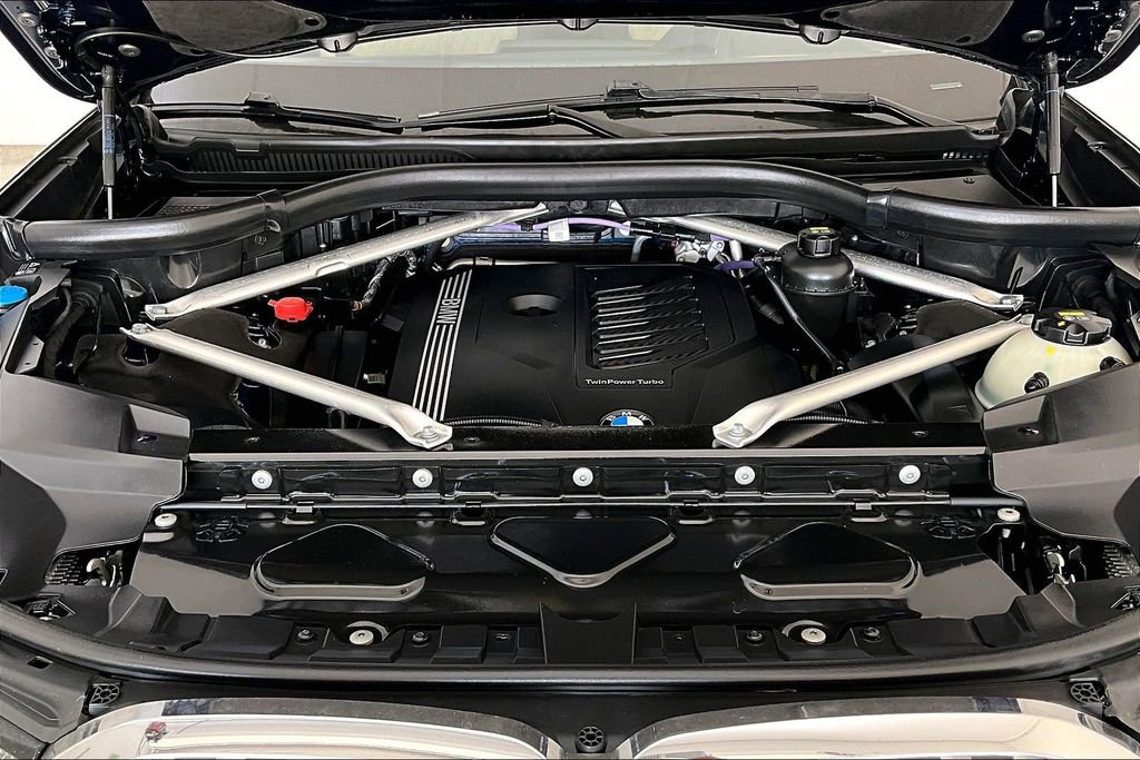 Used 2022 BMW X7 xDrive40i w/ M Sport Package image 12