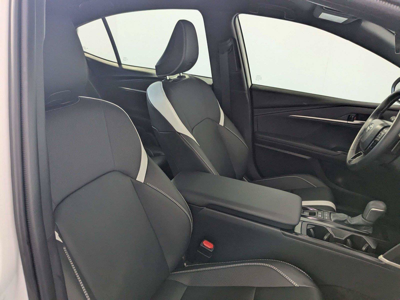 Certified 2026 Toyota Camry Hybrid FWD image 31