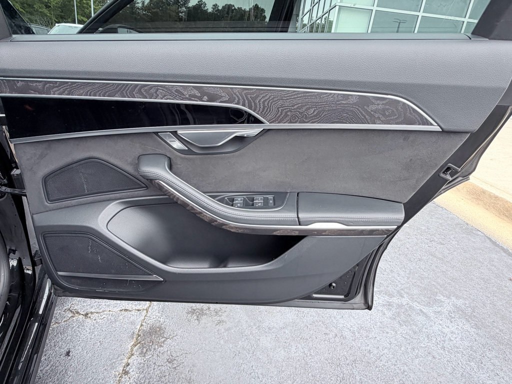 Used 2022 Audi A8 L 3.0T AWD/4WD image 32