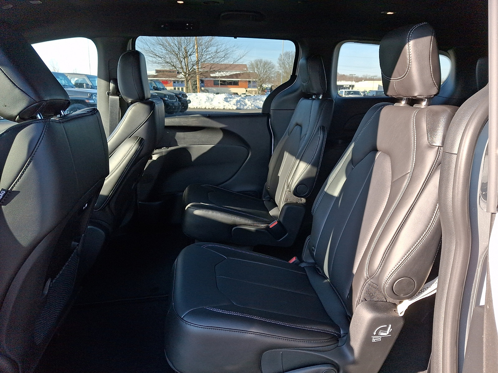 New 2026 Chrysler Pacifica Select FWD image 6