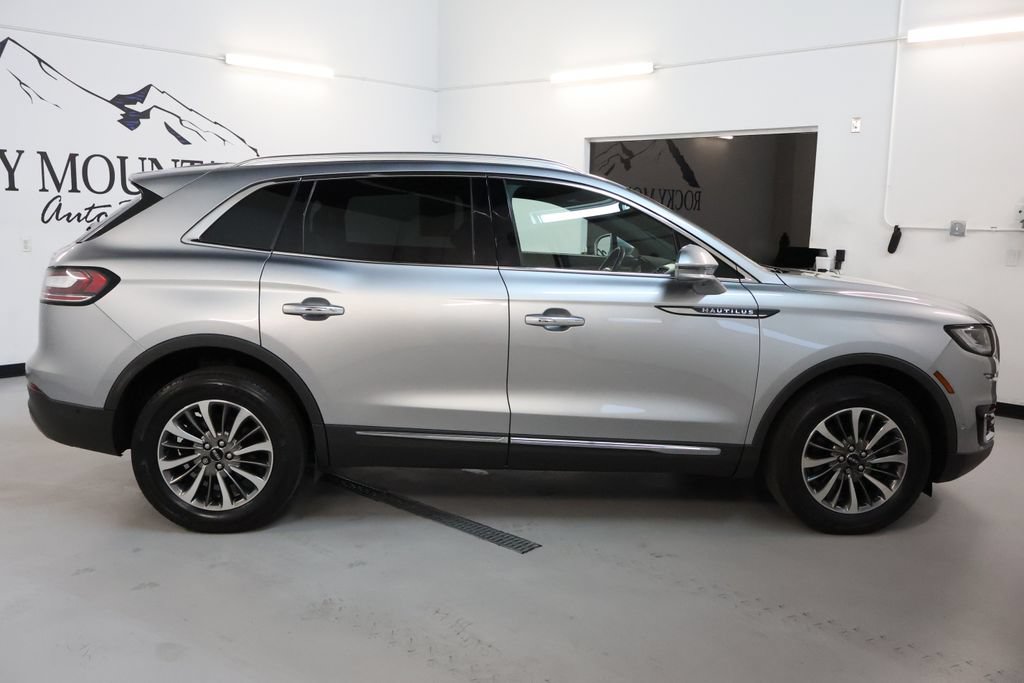 Used 2020 Lincoln Nautilus Reserve AWD/4WD image 8