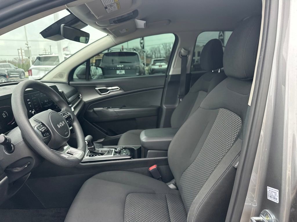Used 2023 Kia Sportage LX image 10