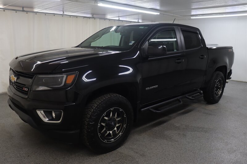 Used 2017 Chevrolet Colorado Z71 AWD/4WD image 3
