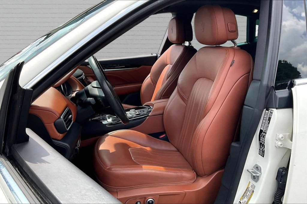 Used 2023 Maserati Levante GT AWD/4WD image 19