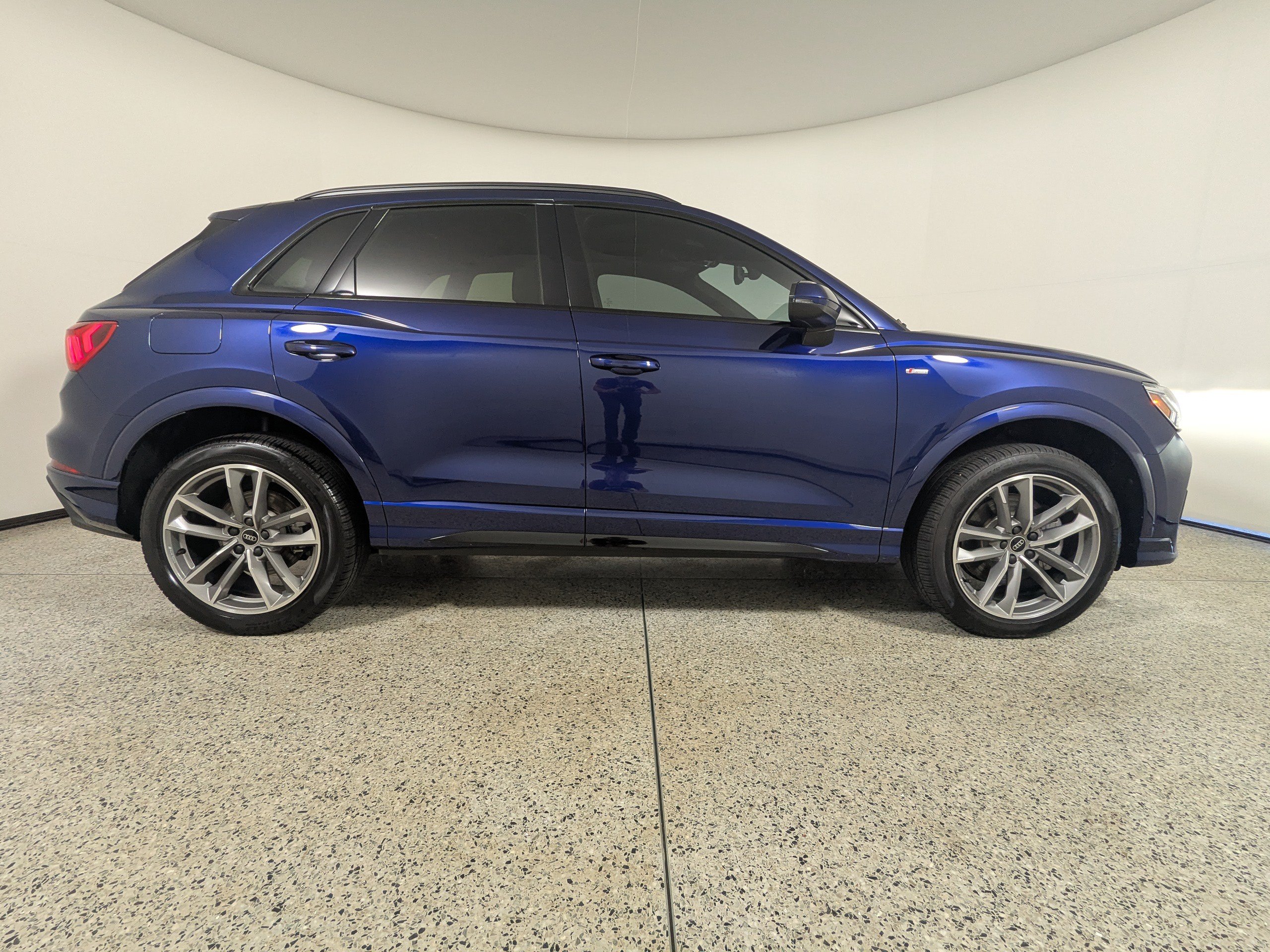 Certified 2025 Audi Q3 2.0T Premium AWD/4WD image 8